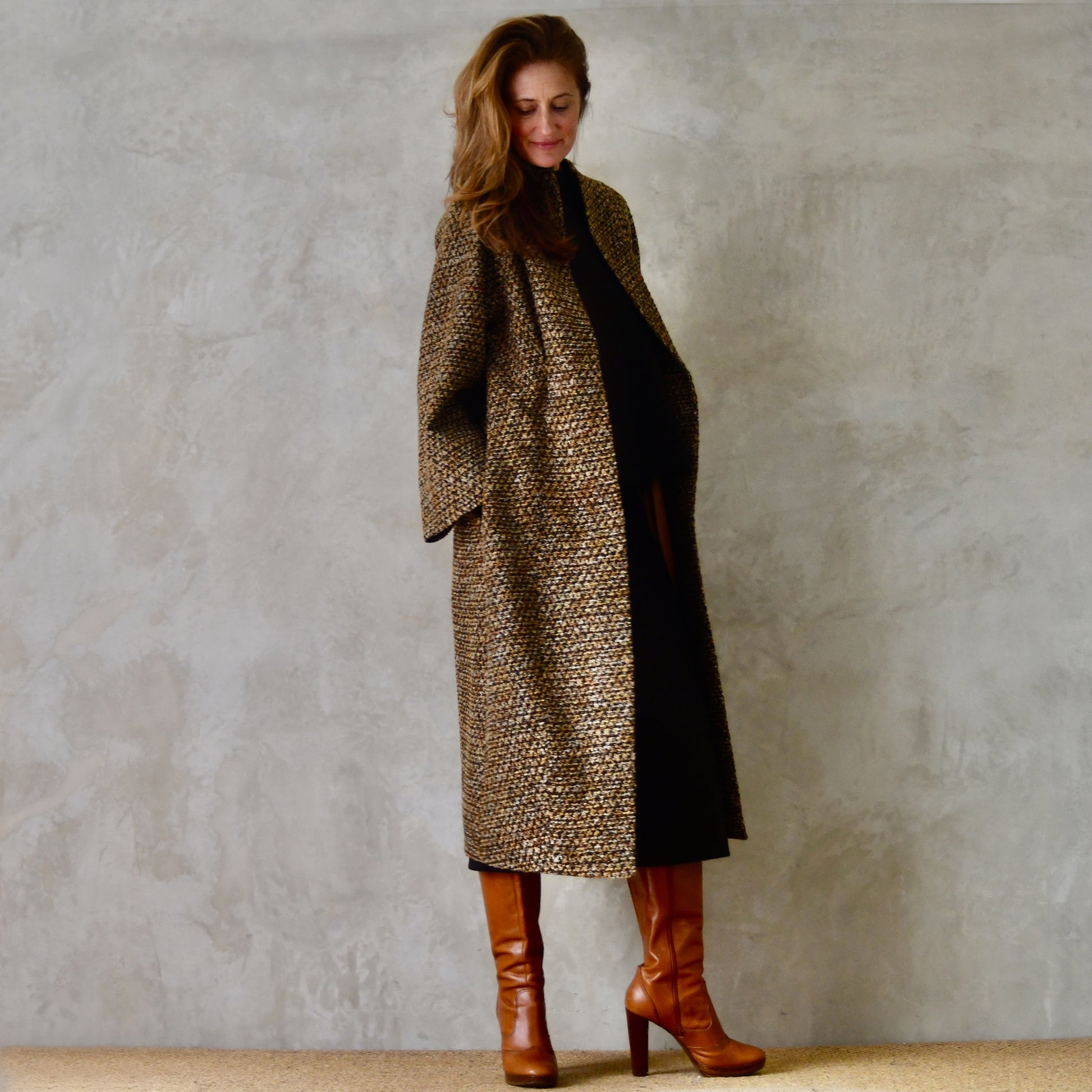 the long frink in golden brown, black and camel bouclé image 4