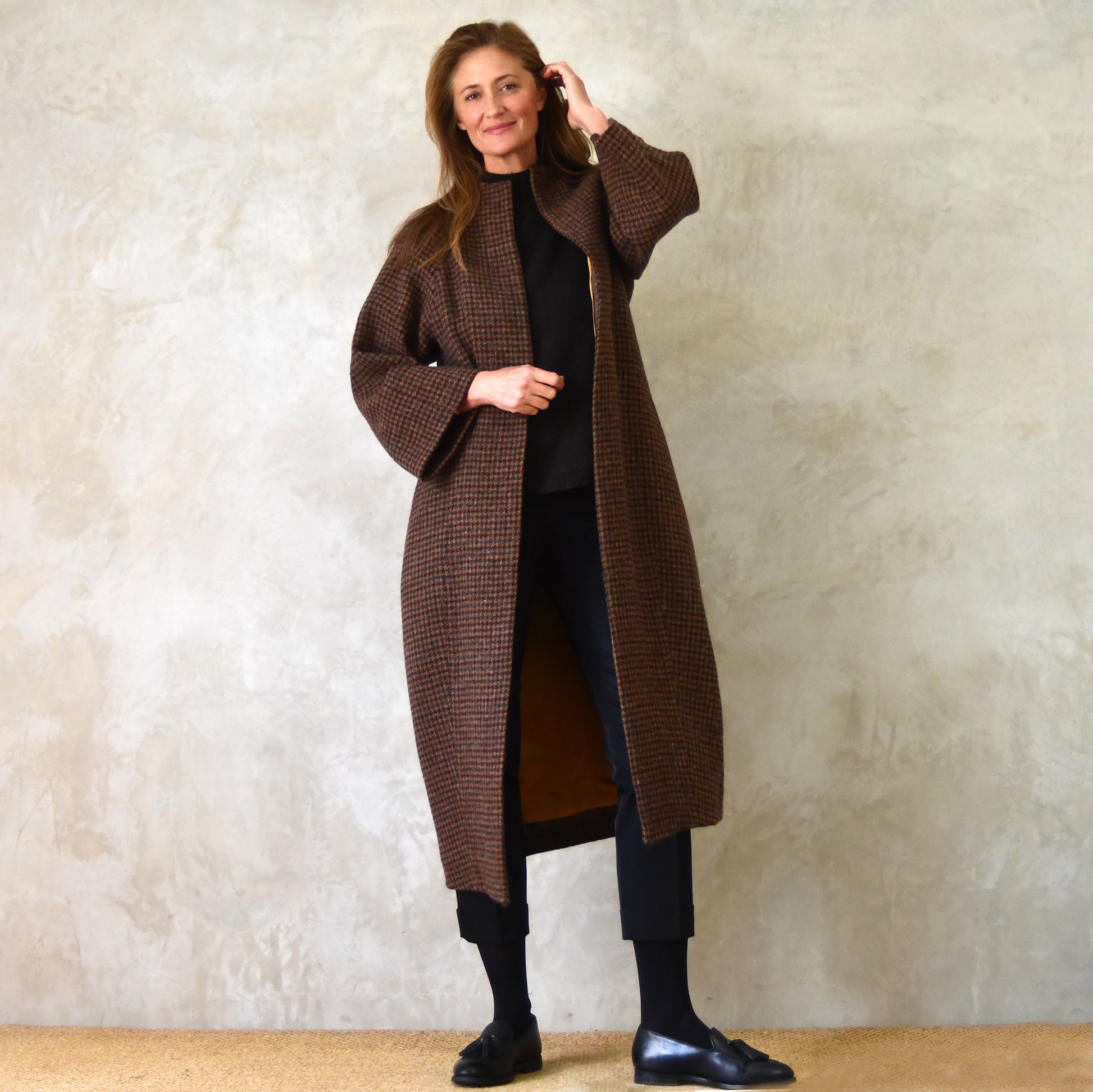 the long frink in dark check lovat tweed image 6