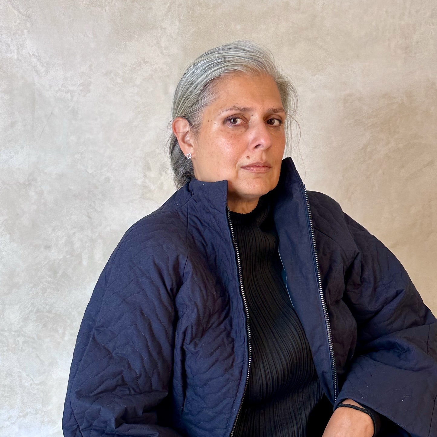 the quilted frink in navy oilskin image 4