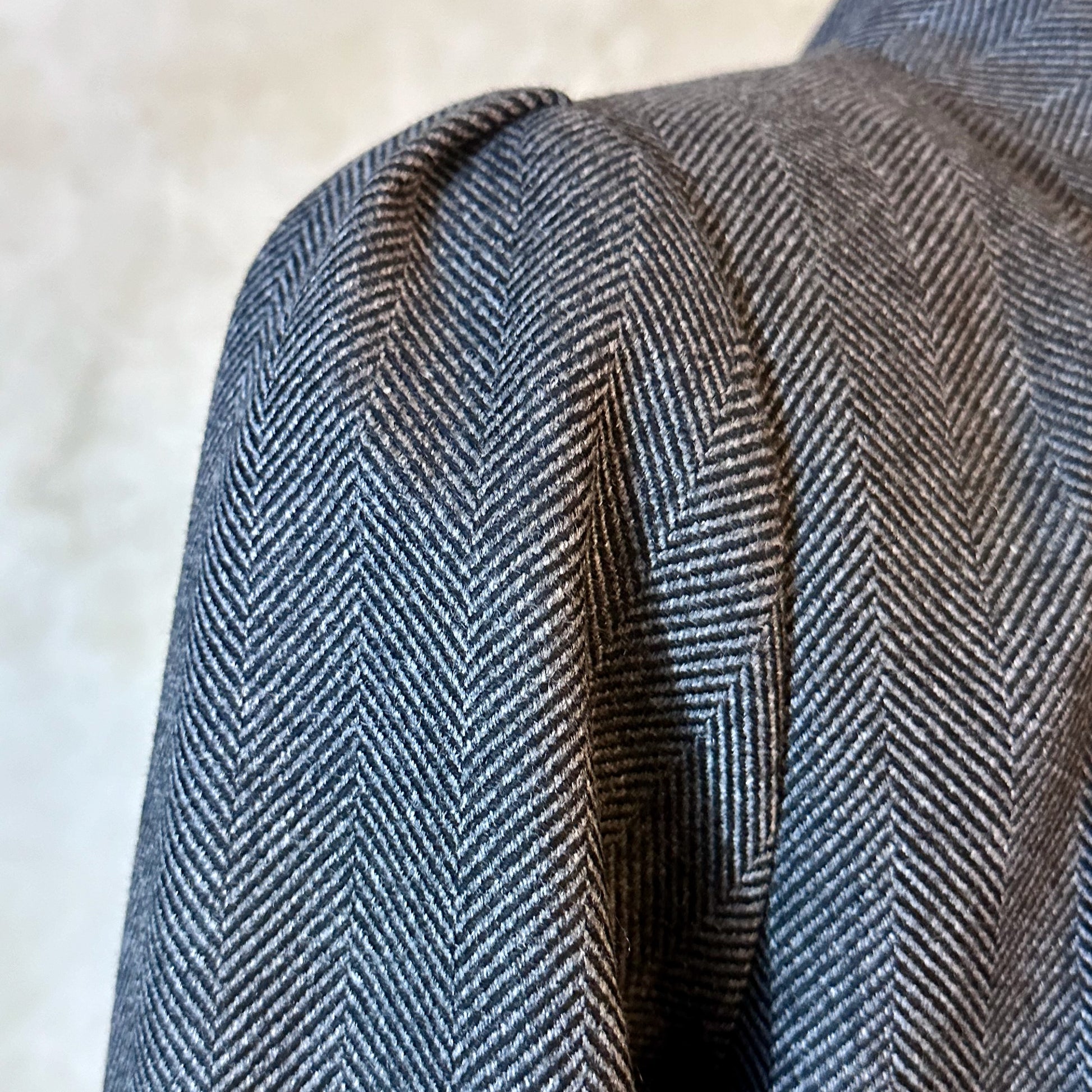 the brett coat in cashmere-lambswool herringbone flannel image 4