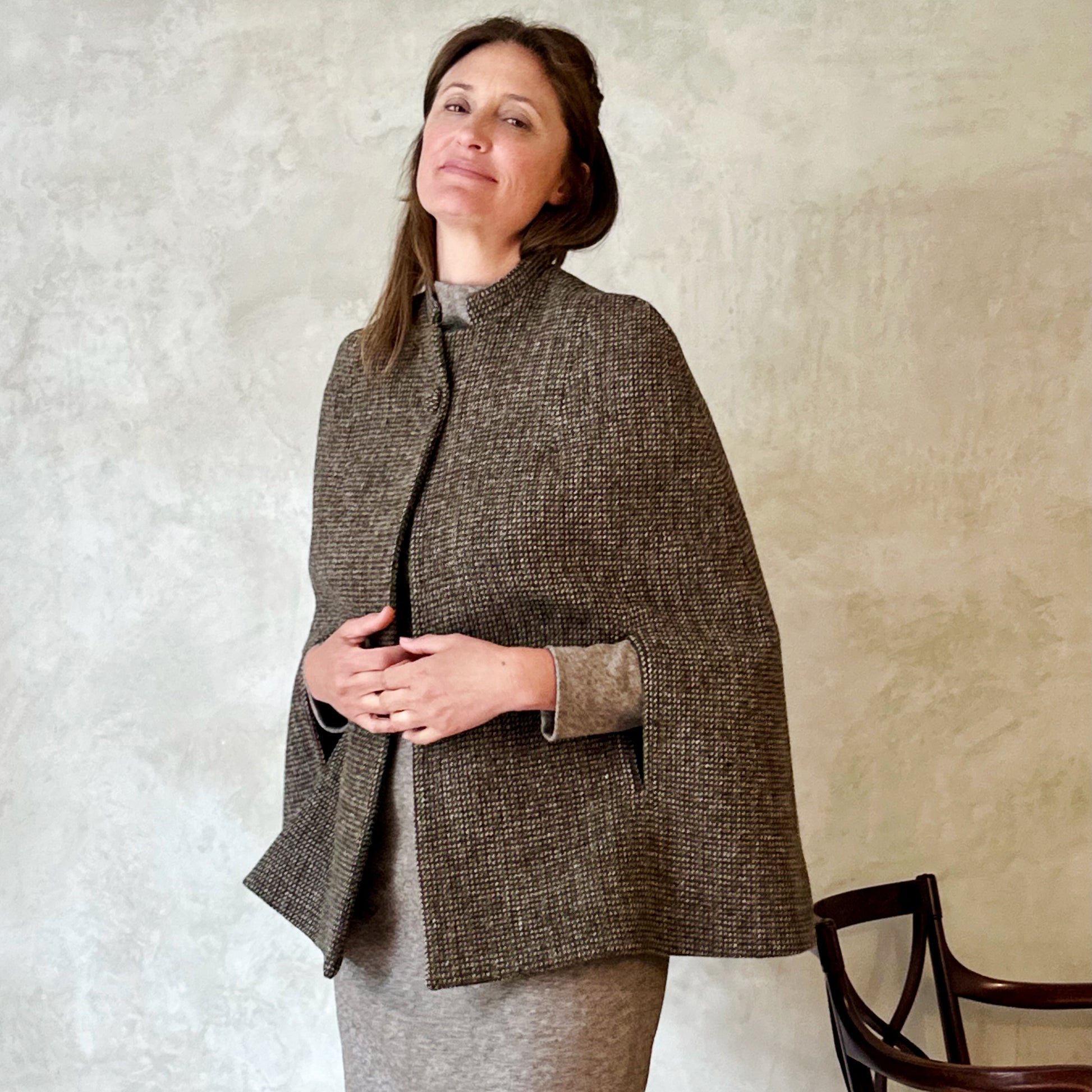 the clayton cape in harris tweed image 4