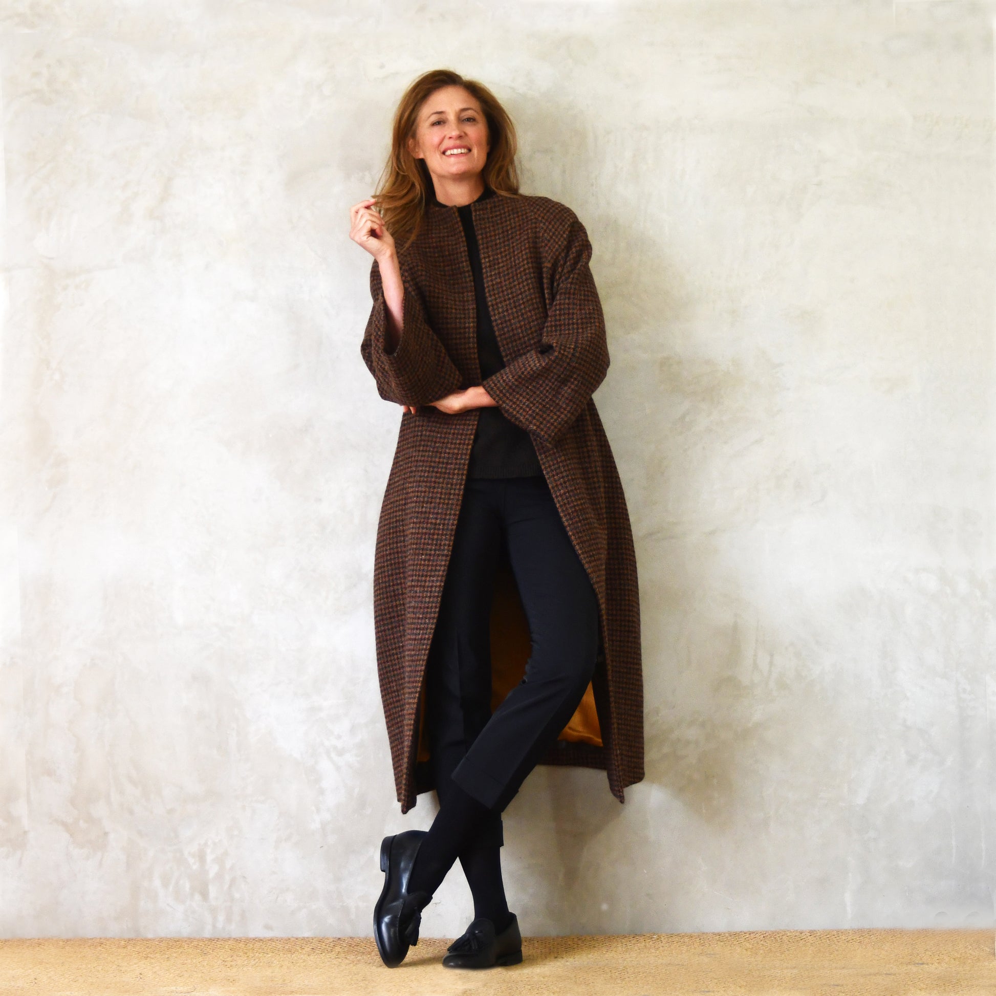 the long frink in dark check lovat tweed image 5