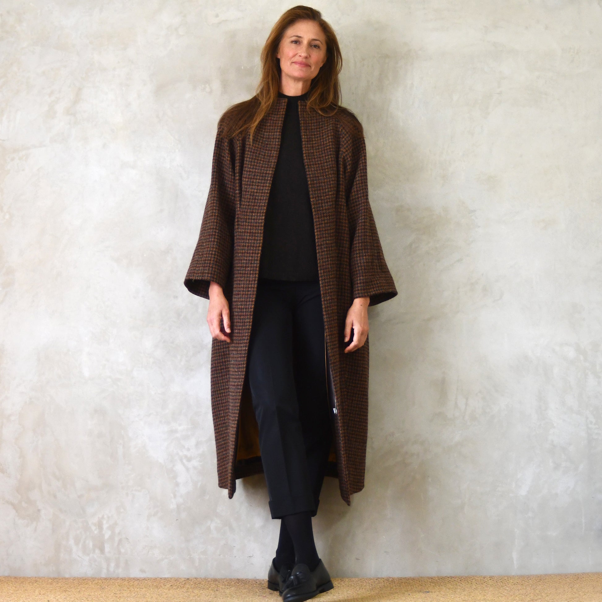 the long frink in dark check lovat tweed image 8