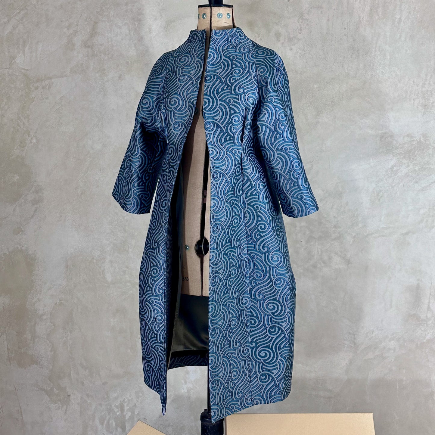 the frink coat in a silk-mix brocade image 6
